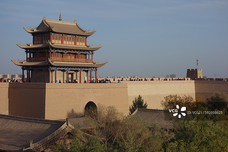 甘肃嘉峪关长城：天下第一雄关：光化楼图片素材