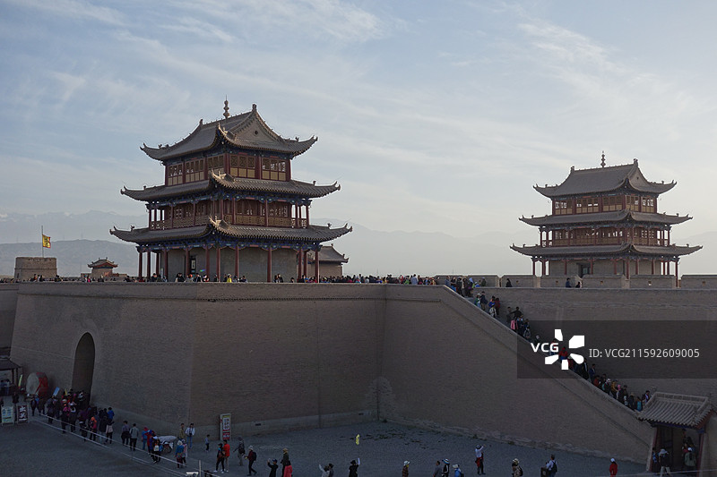 甘肃嘉峪关长城：天下第一雄关：柔远楼和柔远门图片素材