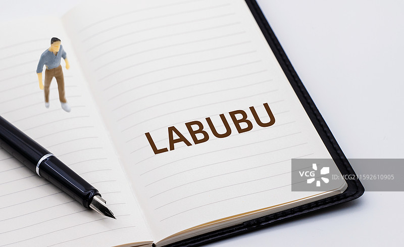 泡泡玛特拉布布 （LABUBU）图片素材