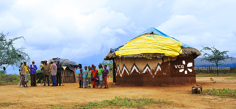 肯尼亚北部马萨比特郡与埃塞俄比亚相邻极其偏远村民的居住屋图片素材