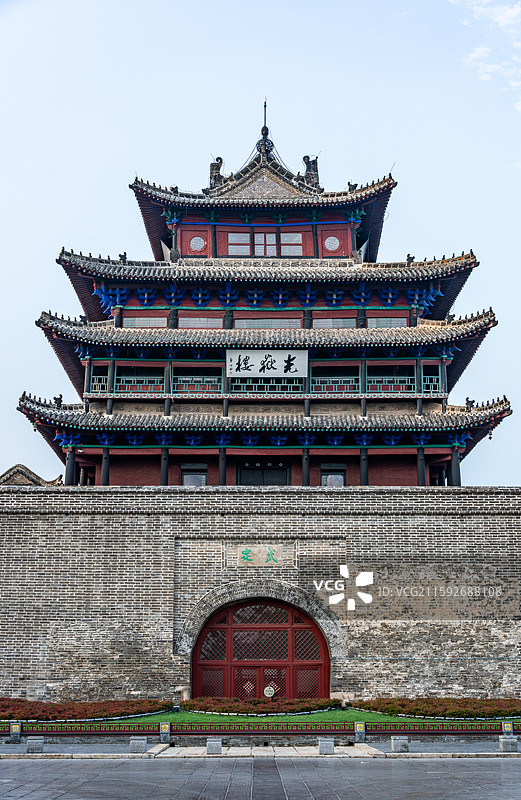 日出朝霞中的山东聊城东昌湖中华水城光岳楼建筑全景图及局部特写镜头图片素材
