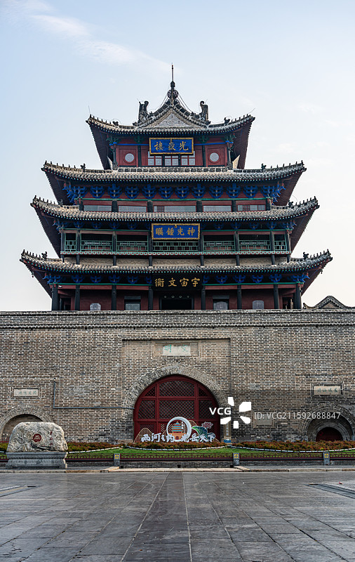 日出朝霞中的山东聊城东昌湖中华水城光岳楼建筑全景图及局部特写镜头图片素材