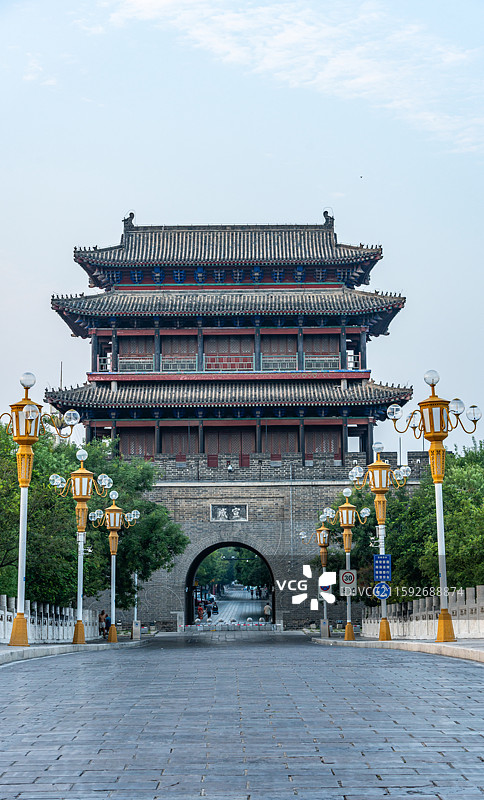 山东聊城东昌湖中华水上古城宣威门城楼建筑局部特写图片素材