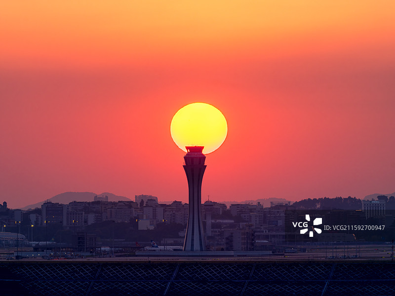 重庆江北机场塔台落日图片素材