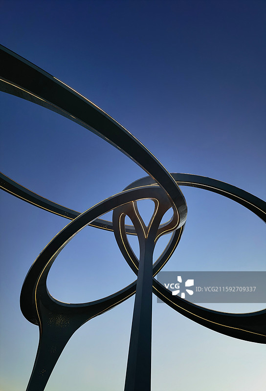 福州滨江市民广场“榕韵福生”16米高雕塑1图片素材