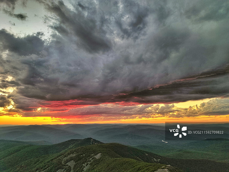 黑龙江省大兴安岭呼玛县大白山的日落时分图片素材