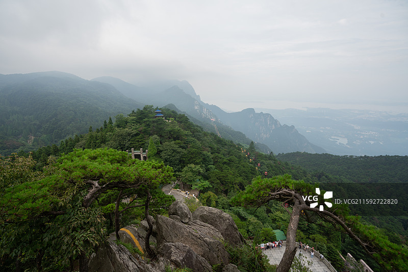 庐山三叠泉瀑布照片 悬崖瀑布流水自然景观图片素材
