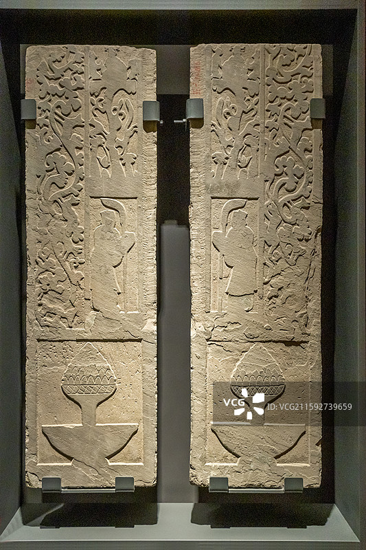 陕西省西安碑林博物馆西王母，门吏，博山炉画像东汉25-220年1956年征集于绥德县快华岭图片素材