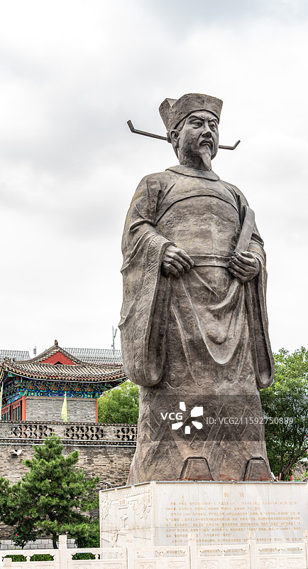河北保定定州崇文街韩琦塑像图片素材