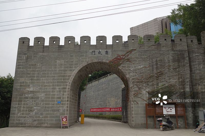 重庆市奉节县白帝镇夔州古城肃成门图片素材