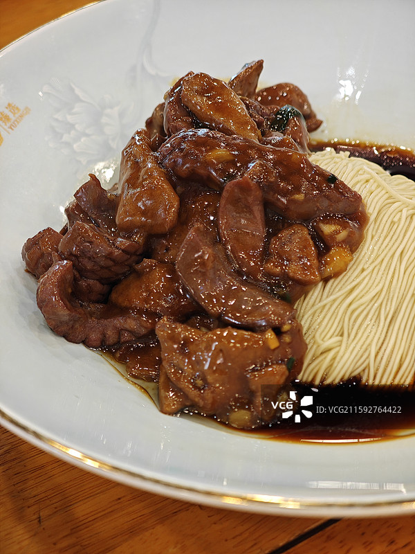热炝腰花 猪肝浇头 肝腰合炒 苏式细面 裕兴记苏式面馆 中式饮食高碳水高血糖快速升糖图片素材