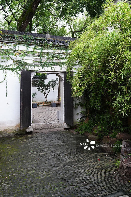 惠山古镇5A级旅游景区 贞义单姬祠位于惠山古镇秦园街36号，是古镇上唯一以女性事迹为题材的祠堂图片素材