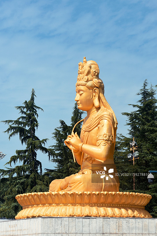 法门寺佛光大道观自在菩萨侧面视角图片素材