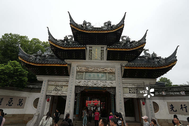 惠山古镇5A级旅游景区 东岳行宫又称东岳行庙、东岳庙，位于惠山古镇绣嶂街中部，始建于五代后唐同光初图片素材
