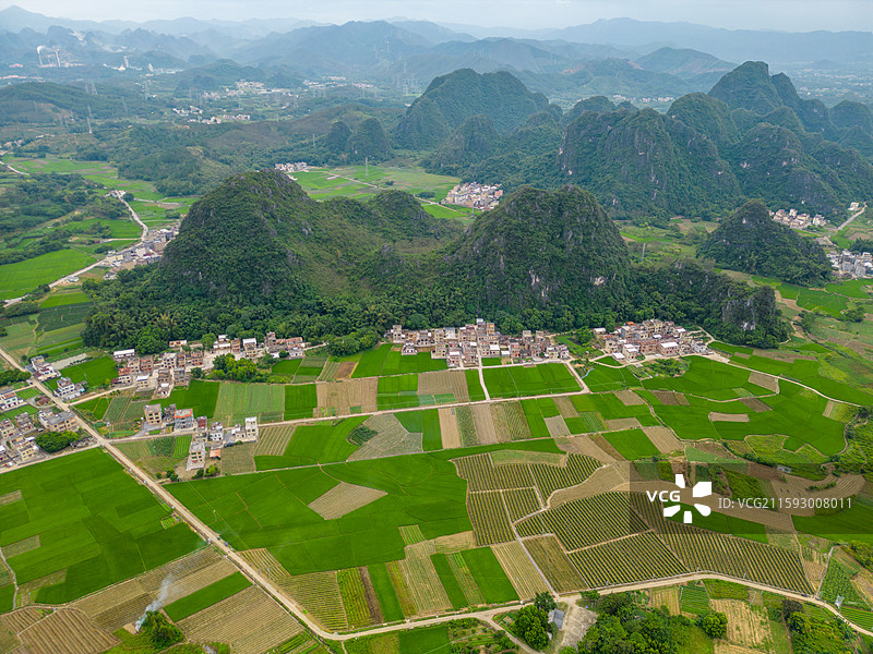 春北山水画廊喀斯特山脉风光，中国广东省阳江市阳春市春湾镇图片素材