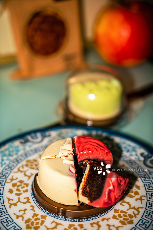 广东中式国风月饼中秋月饼豆沙月饼图片素材