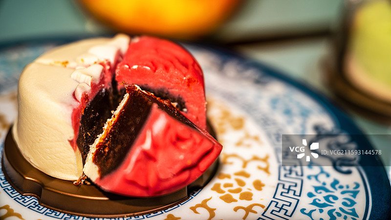 广东中式国风月饼中秋月饼豆沙月饼图片素材