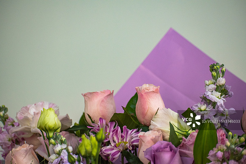 大捧鲜花、一大束鲜花、生日鲜花、玫瑰、百合花图片素材