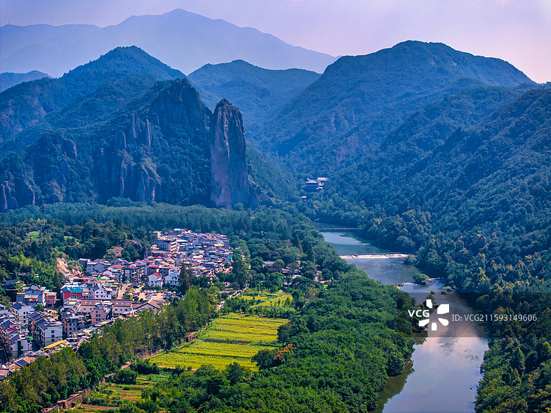 丽水缙云仙都风景区秋天山水田园风光航拍图片素材