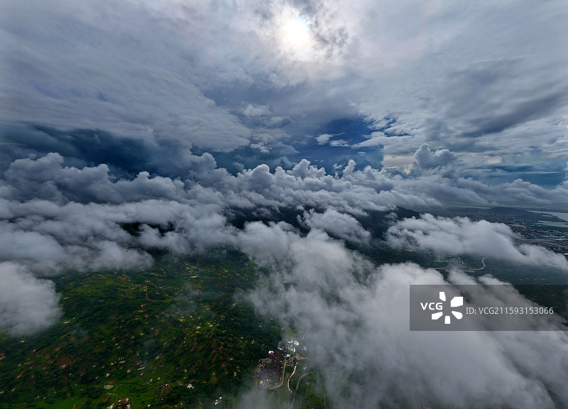 广东汕头潮阳航拍云景图片素材