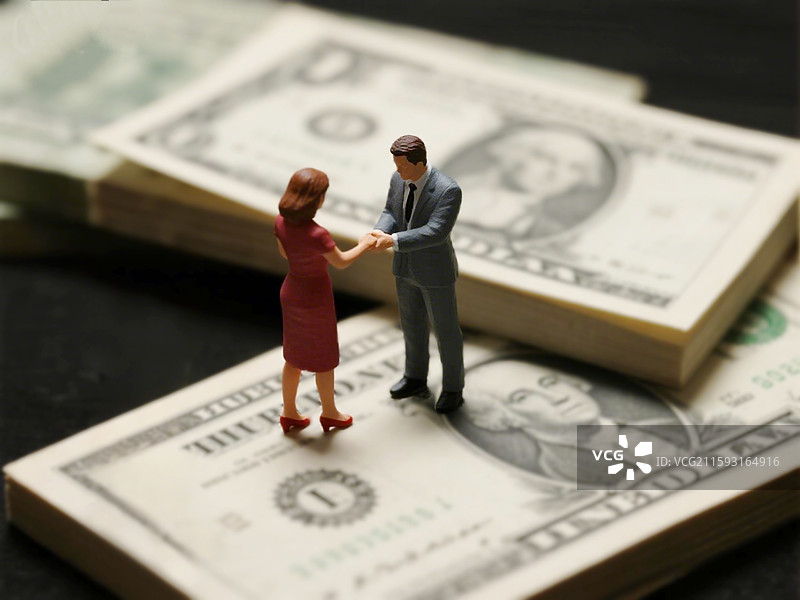 建立在金钱之上的男女关系图片素材