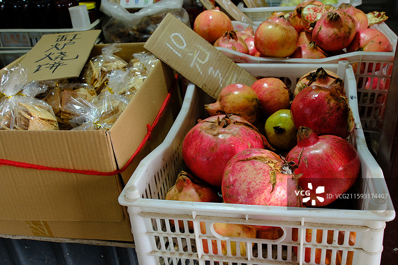 山脚下的农贸市场组图。米面粮油鸡蛋。蔬菜水果。图片素材