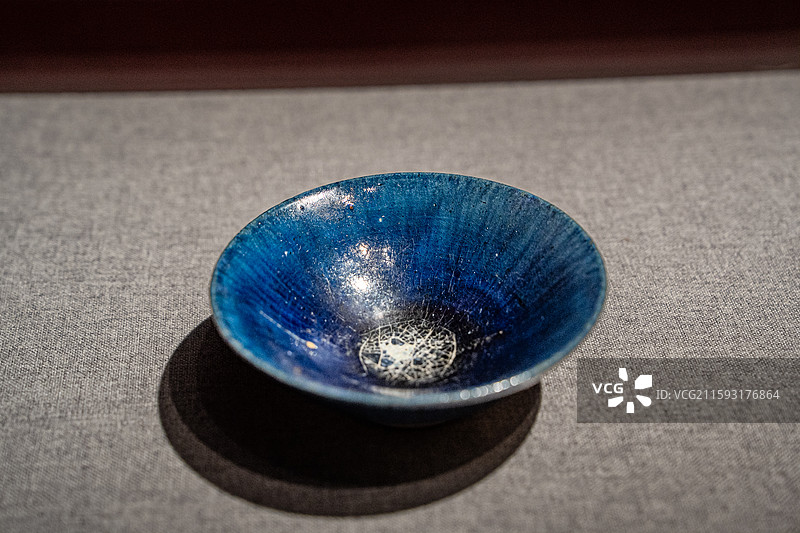 唐代 蓝釉盏 郑州大象陶瓷博物馆图片素材