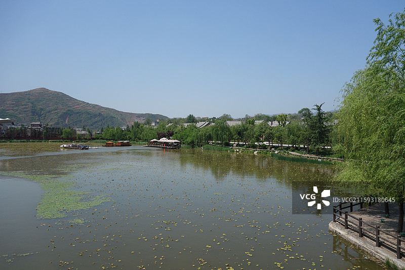 陕西省商洛市丹凤县棣花镇棣花古镇千亩荷塘图片素材