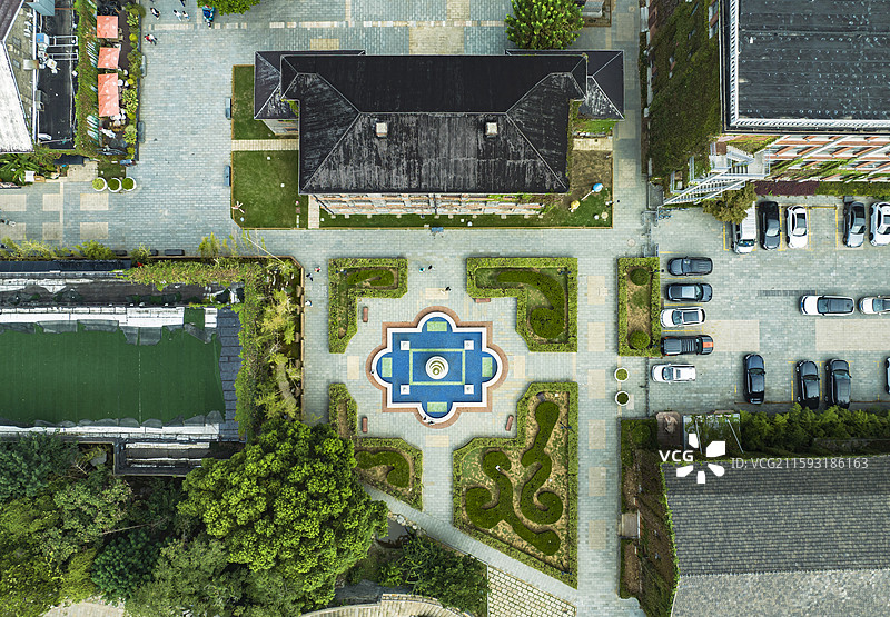 镇江润州区西津渡工部局旧址与喷泉航拍图片素材