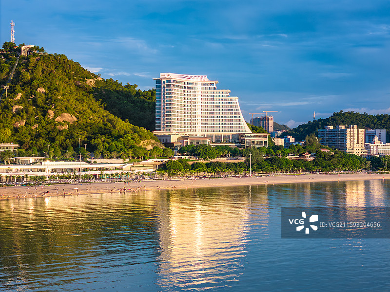 航拍珠海情侣路香炉湾沙滩望海楼酒店图片素材