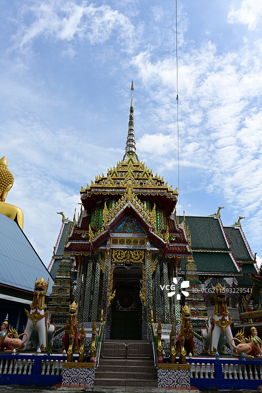 曼谷，水门寺，大佛下的众生图片素材