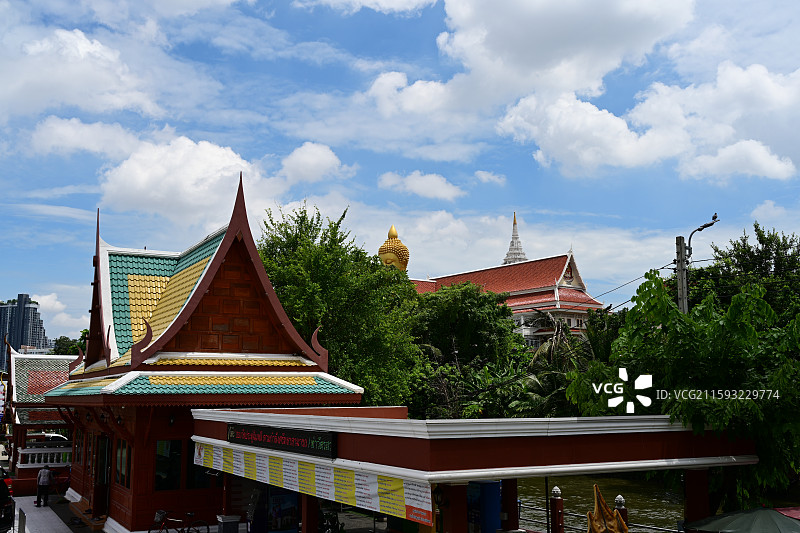 曼谷，水门寺，大佛下的众生图片素材
