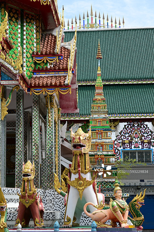 曼谷，水门寺，大佛下的众生图片素材