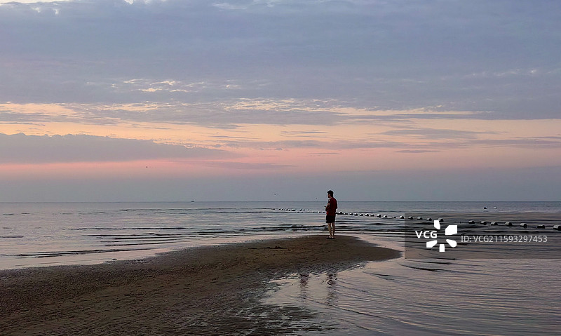 海滩剪影——拍摄于辽宁葫芦岛东戴河图片素材