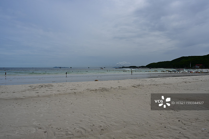 泰国，芭提雅，阁兰岛，玻璃海与观音像图片素材