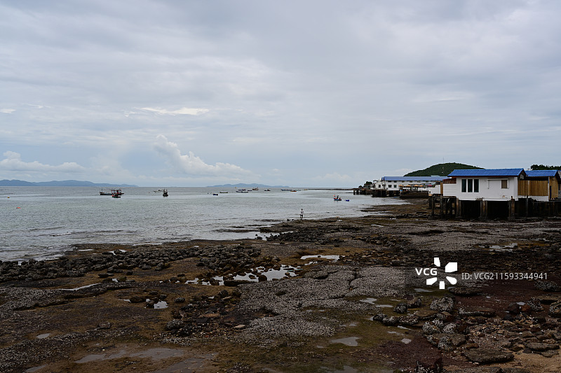 泰国，芭提雅，阁兰岛，玻璃海与观音像图片素材
