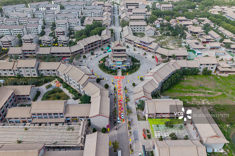 航拍张掖芦水湾湿地公园甘州府城图片素材