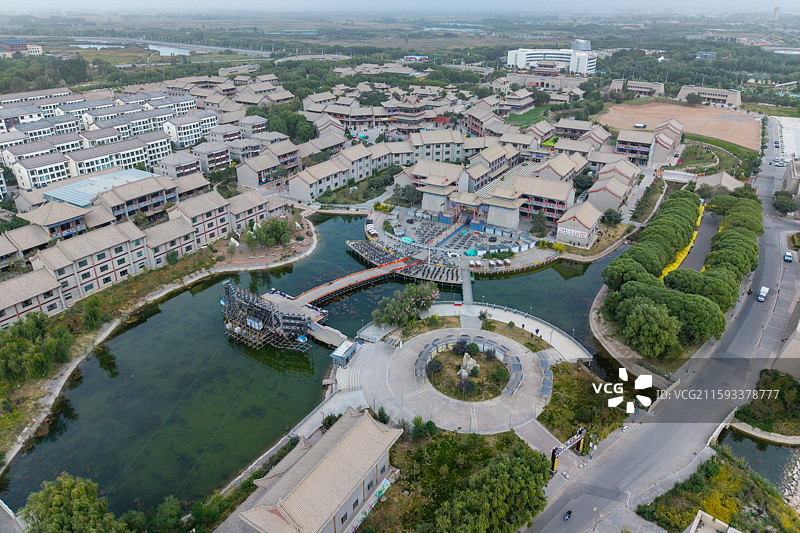 航拍张掖芦水湾湿地公园甘州府城图片素材