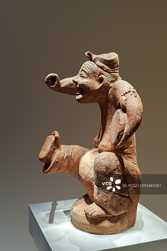 击鼓说唱俑，东汉（公元25年-220年），1957年四川成都天回山出土，中国国家博物馆藏图片素材