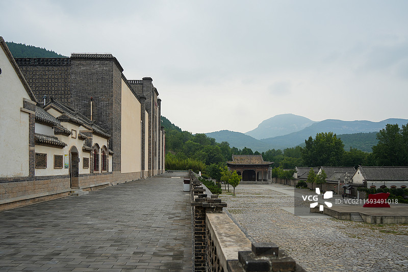 济南章丘朱家峪古村落古典建筑和群山风光图片素材