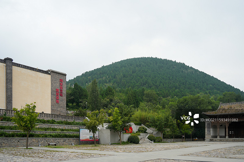济南章丘朱家峪古村落古典建筑和群山风光图片素材