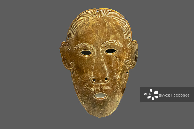 湖北省荆州博物馆“荆州出土玉器展”：玉覆面（荆州秦家山二号墓出土，战国中期）图片素材