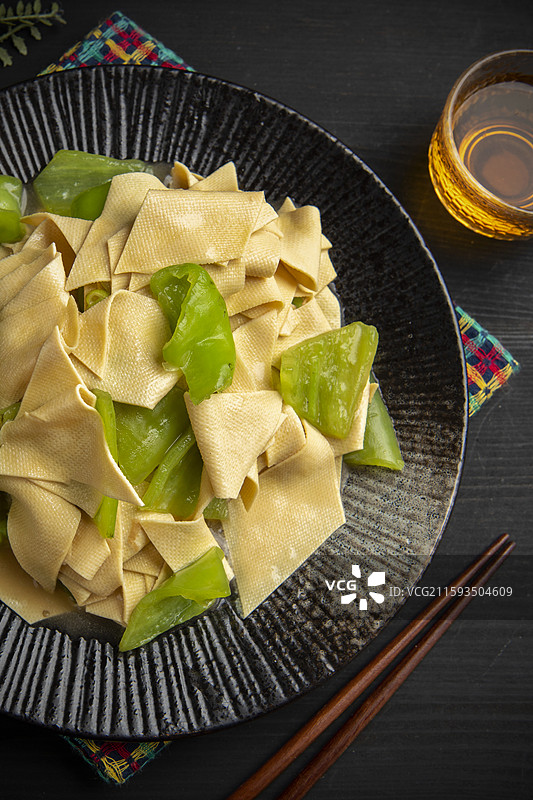 东北美食尖椒干豆腐特写图片素材