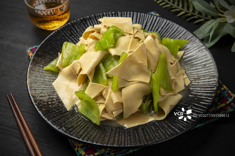 东北美食尖椒干豆腐特写图片素材