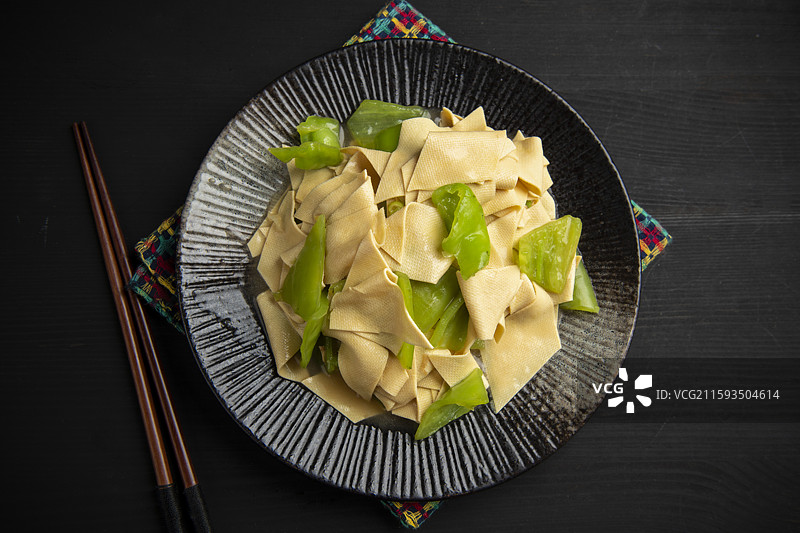 东北美食尖椒干豆腐特写图片素材