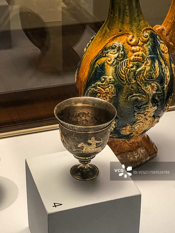 法国吉美博物馆 中国流失海外文物 唐代 狩猎纹高足银杯图片素材