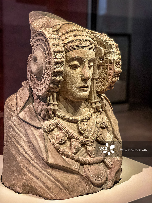 西班牙国家考古博物馆 公元前4世纪 伊比利亚文化 埃尔切夫人 镇馆之宝 国宝图片素材