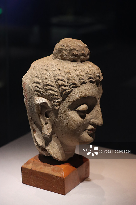中国国家博物馆展出的巴基斯坦公元3-4世纪灰泥佛首造像图片素材
