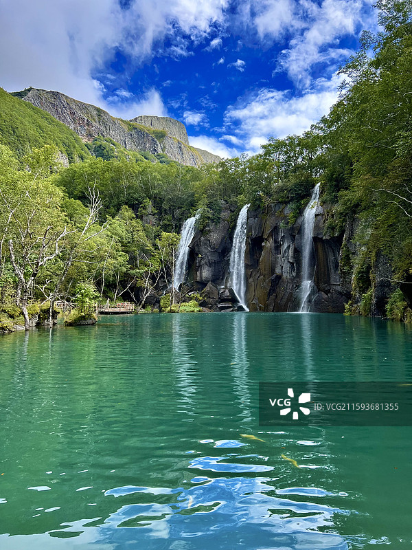长白山绿渊潭瀑布图片素材