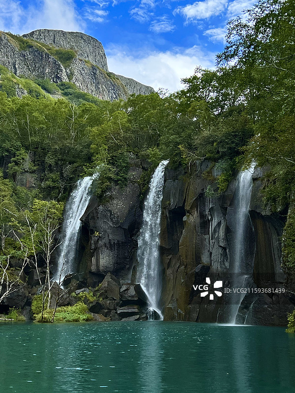 长白山绿渊潭瀑布图片素材